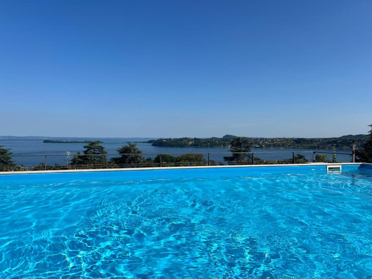 Feli Holiday Home - Panoramic Pool Lake View In Gardone Riviera Bagian luar foto